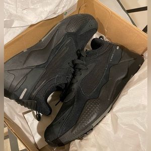 NEW IN BOX MENS PUMA RS-X Peb SIZE 9